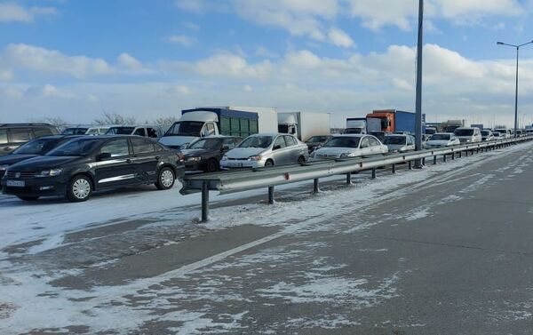 Пробка из сотен автомобилей образовалась на трассе Нур-Султан - Щучинск - Sputnik Казахстан