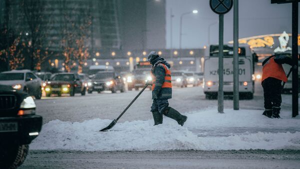 Уборка снега в столице - Sputnik Казахстан