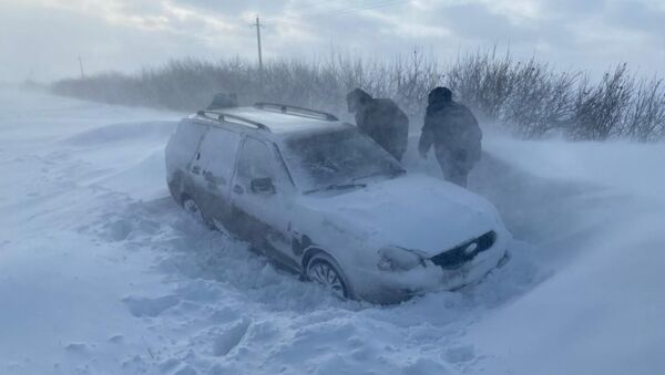 Больше 60 человек спасли из снежного плена в Северном Казахстане - Sputnik Казахстан
