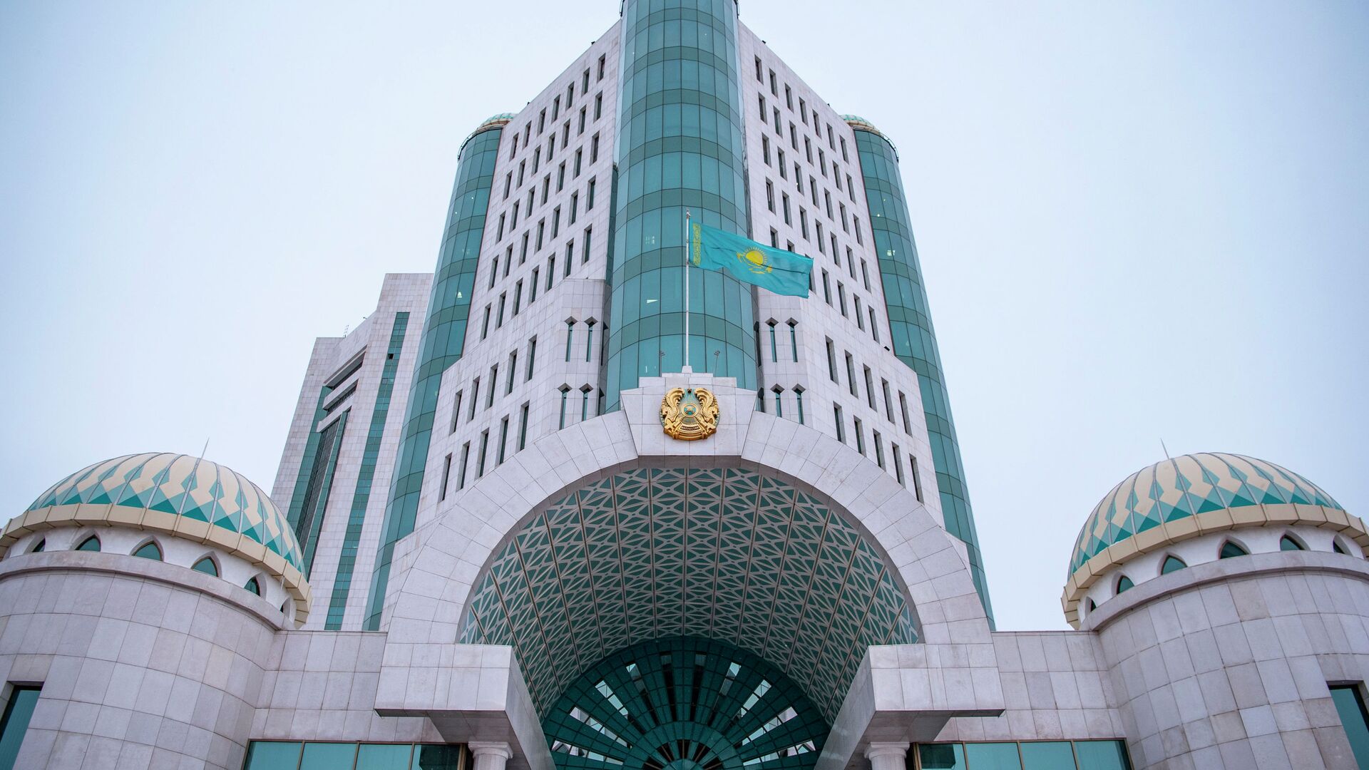 Здание сената парламента Казахстана - Sputnik Қазақстан, 1920, 29.12.2022