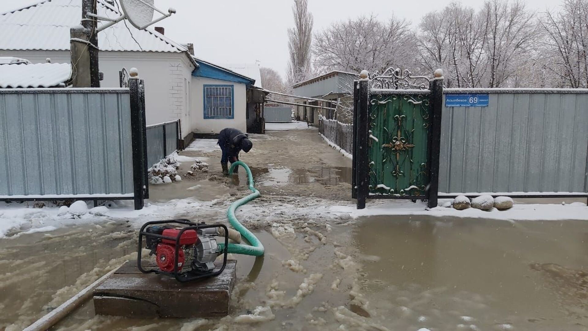 Февральские дожди спровоцировали подтопления в трех селах Алматинской области - Sputnik Казахстан, 1920, 09.02.2021