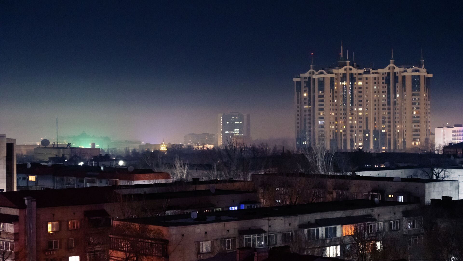 Смог в Алматы видно даже ночью  - Sputnik Қазақстан, 1920, 13.08.2021