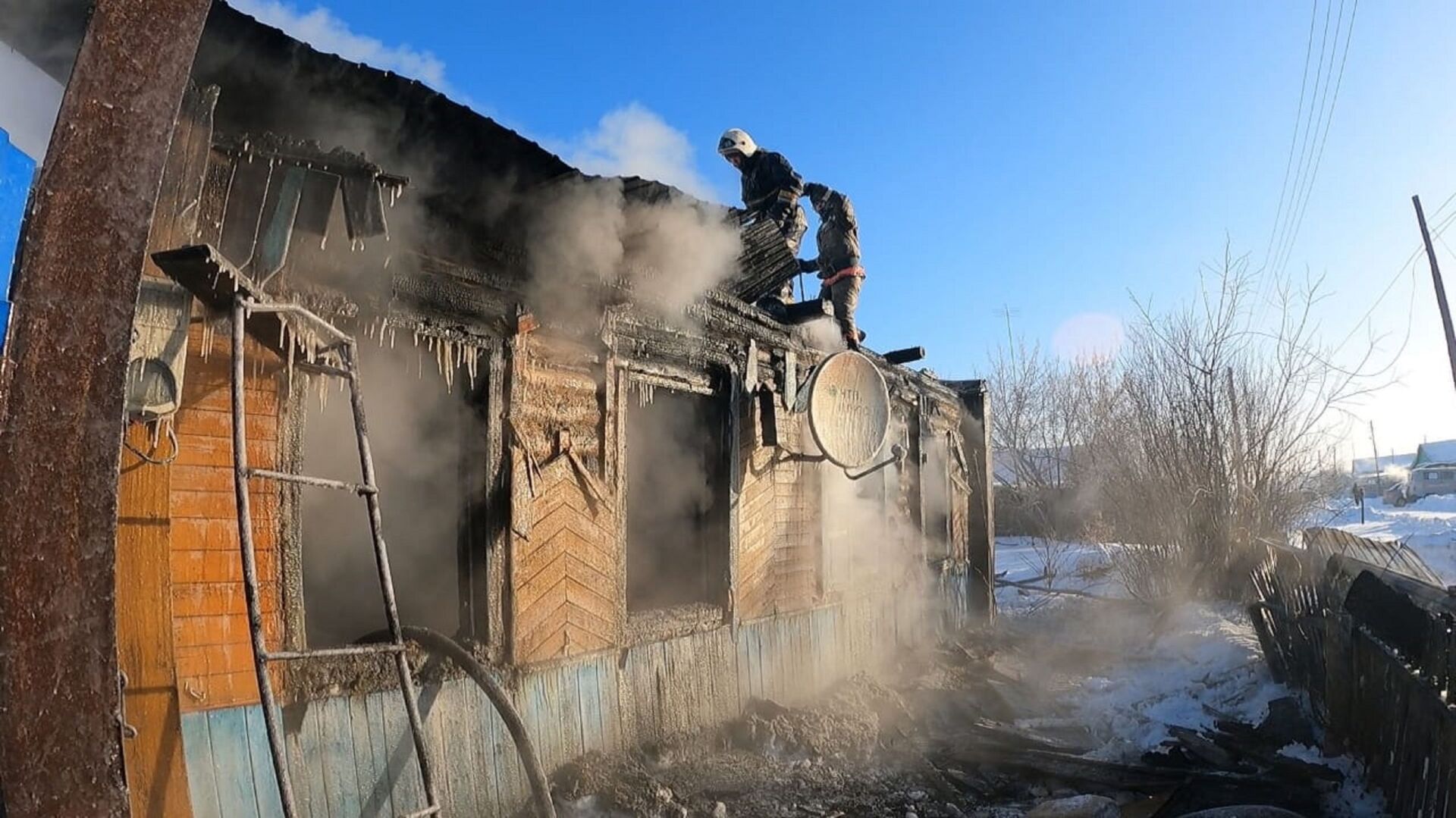 Семья из четырех человек погибла в пожаре в Северном Казахстане - Sputnik Казахстан, 1920, 11.02.2021