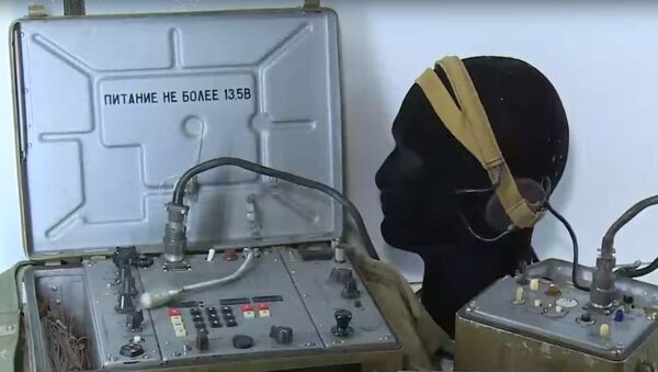 Аукцион шпионских устройств КГБ: зуб с цианидом и ботинки с радаром - видео - Sputnik Казахстан