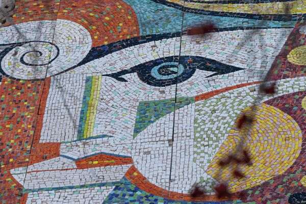 Фрагмент мозаики на торце жилого дома 24 по проспекту Абылай хана - Sputnik Қазақстан