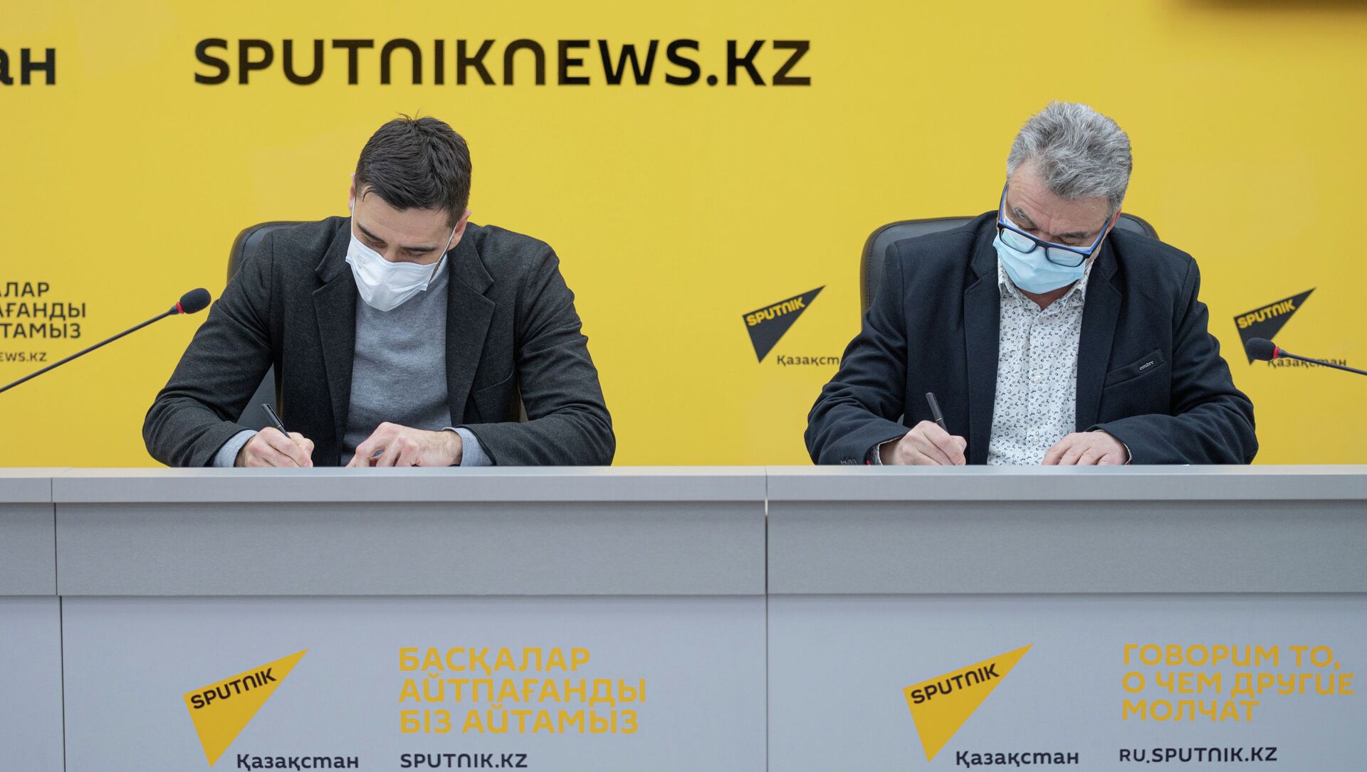 Подписание соглашения об информационном партнерстве между Sputnik Казахстан и футбольным клубом Астана   - Sputnik Казахстан, 1920, 15.02.2021