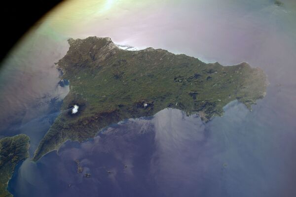 Вид из космоса на вулкан Этна на Сицилии, снятый российским космонавтом Сергеем Кудь-Сверчковым с МКС - Sputnik Казахстан