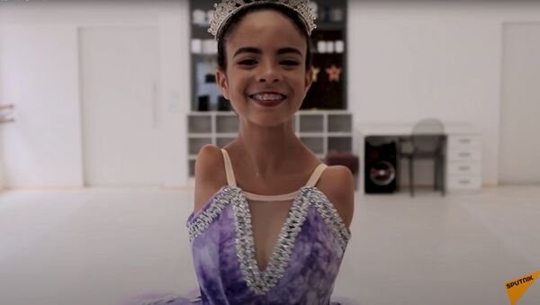 Балерина без рук: девушка доказывает, что нет ничего невозможного - видео - Sputnik Қазақстан