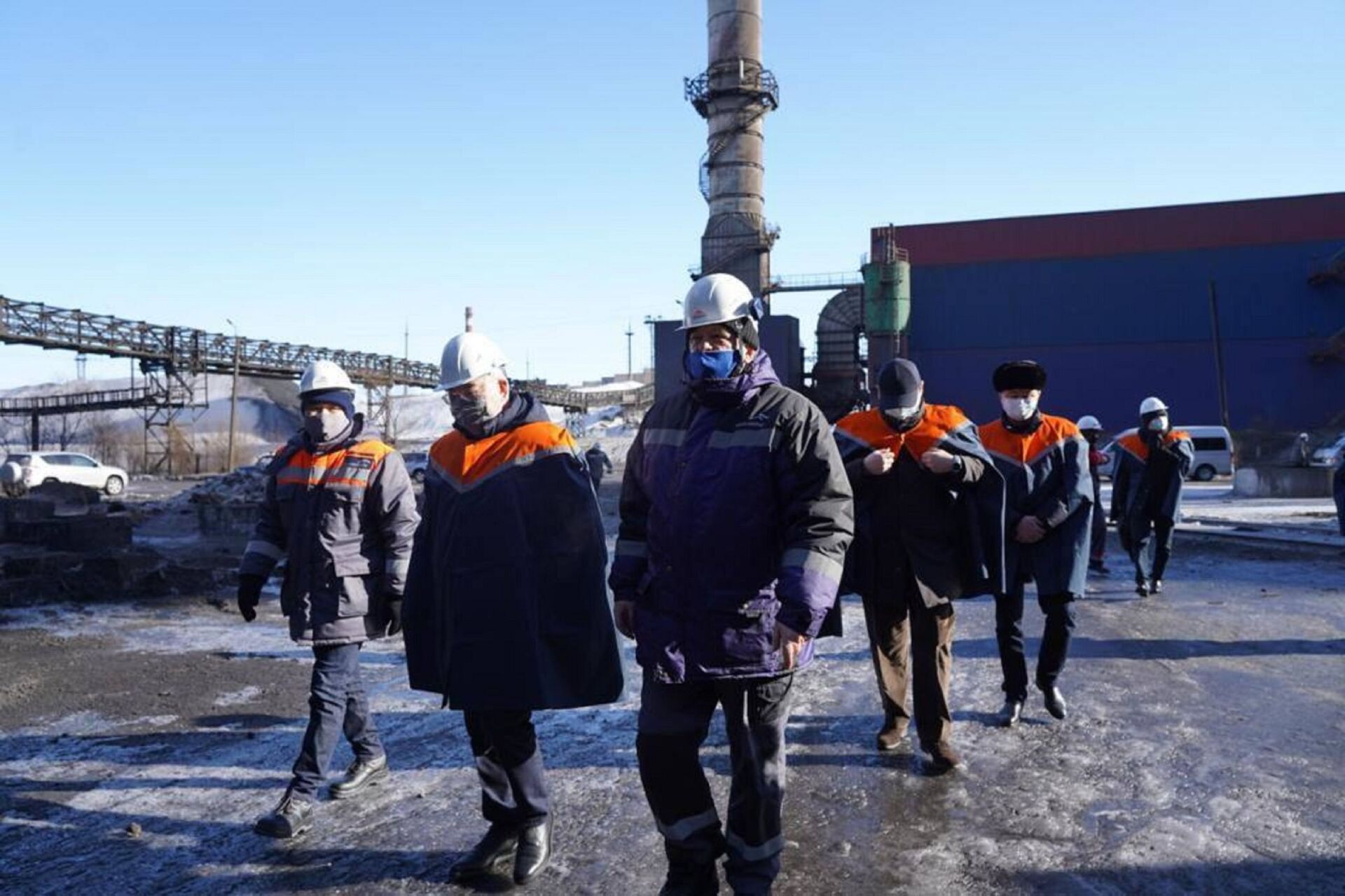 Глава Минидустрии посетил комбинат в Темиртау после видео о розовом дыме - Sputnik Казахстан, 1920, 21.02.2021