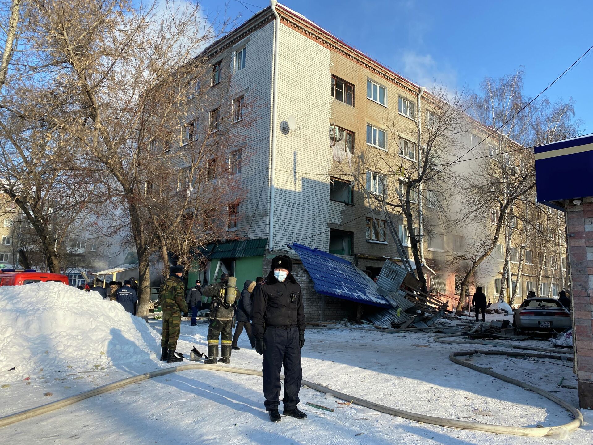 Взрыв газа произошел в пятиэтажном общежитии в Петропавловске, есть пострадавшие - видео - Sputnik Казахстан, 1920, 21.02.2021