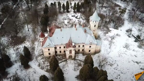 Как на Украине разрушаются старинные дворцы и усадьбы - видео - Sputnik Қазақстан