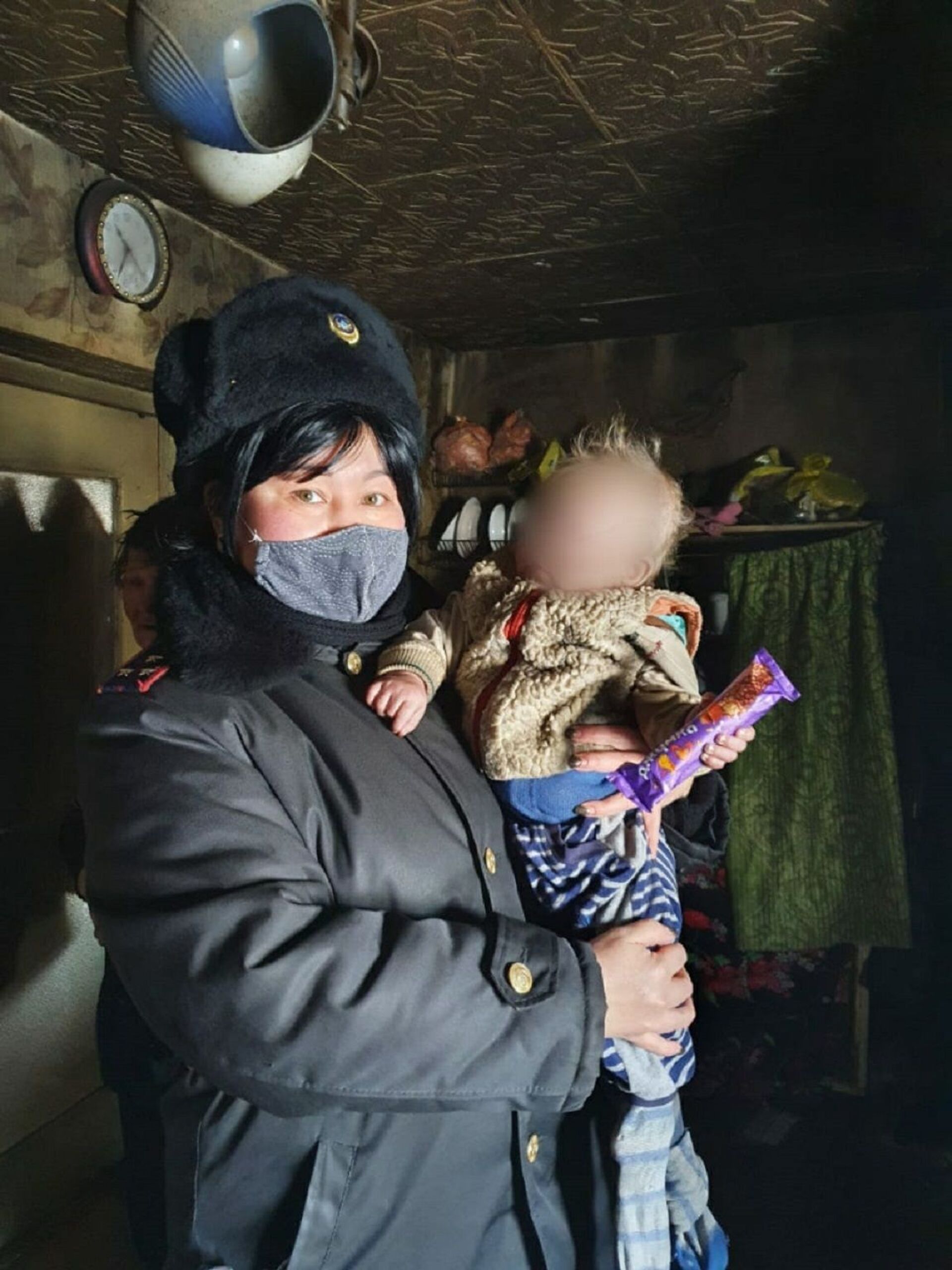 Мать с младенцем живет на даче без света и воды в Павлодаре: женщине помогут найти работу - Sputnik Казахстан, 1920, 22.02.2021