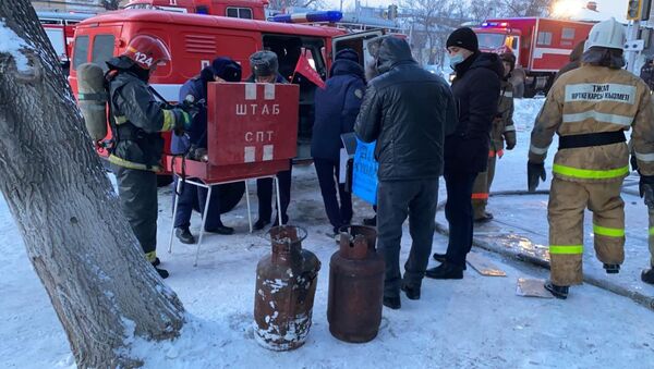 Пожарные обнаружили газовые баллоны в кафе и комнатах общежития - Sputnik Казахстан