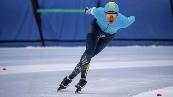 Казахстанские конькобежцы во время тренировок, архивное фото - Sputnik Казахстан