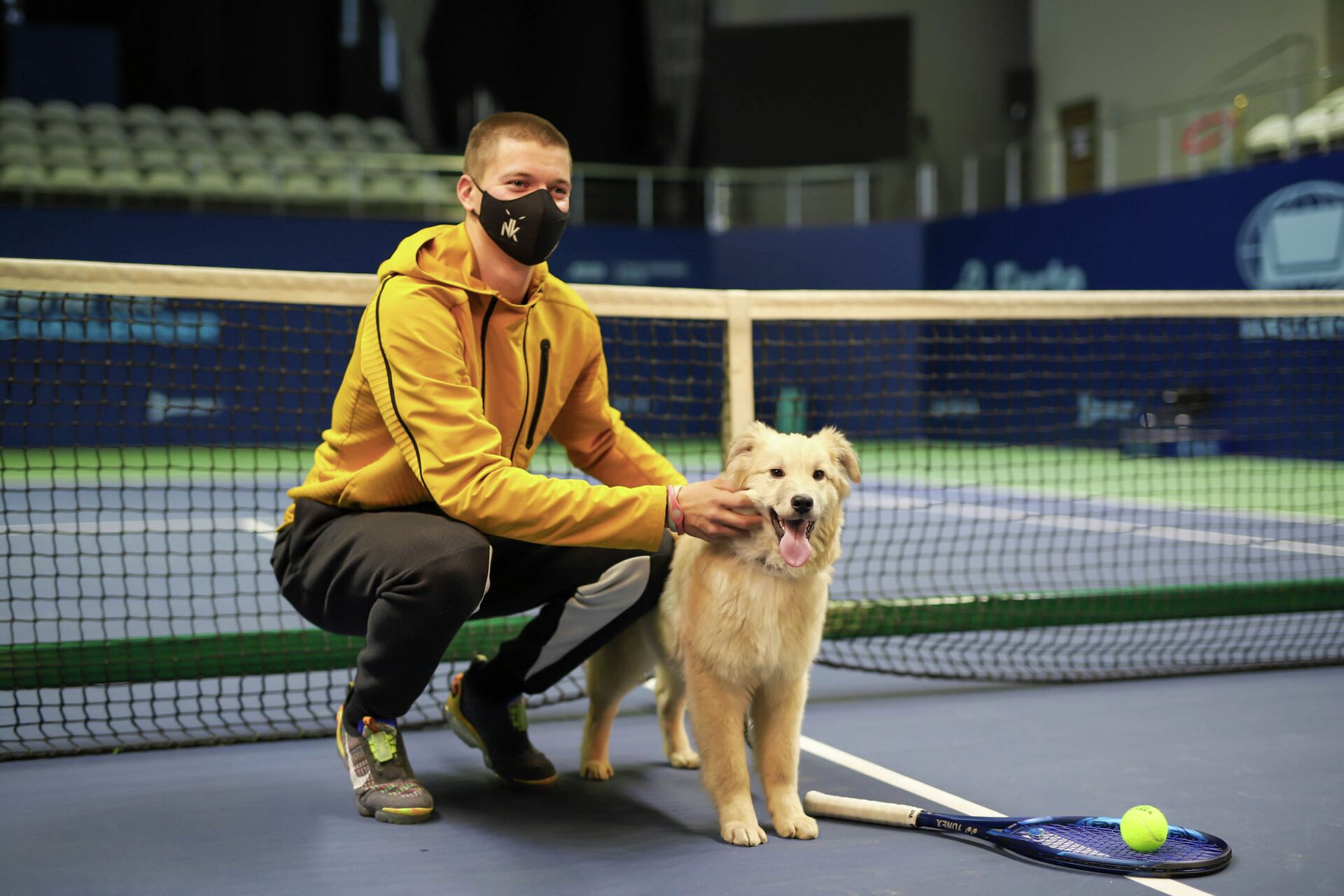 Казахстанские теннисисты снялись в фотосессии в поддержку бездомных животных - Sputnik Казахстан, 1920, 01.03.2021