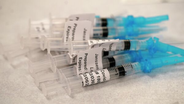 Шприцы с вакциной от  коронавируса  - Sputnik Қазақстан