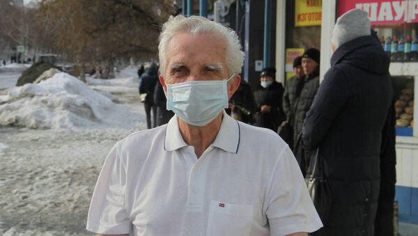Пенсионер из Усть-Каменогорска 30 лет ходит зимой без верхней одежды - Sputnik Казахстан