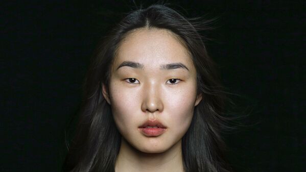 Девушка из нивхской этнической группы в проекте The Ethnic Origins of Beauty - Sputnik Казахстан