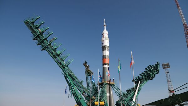 На Гагаринский старт на Байконуре установили корабль Союз МС-18 - Sputnik Казахстан