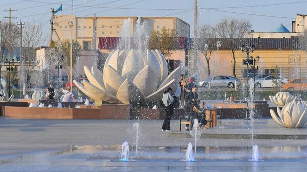 Туркестан, фонтаны, виды города  - Sputnik Казахстан