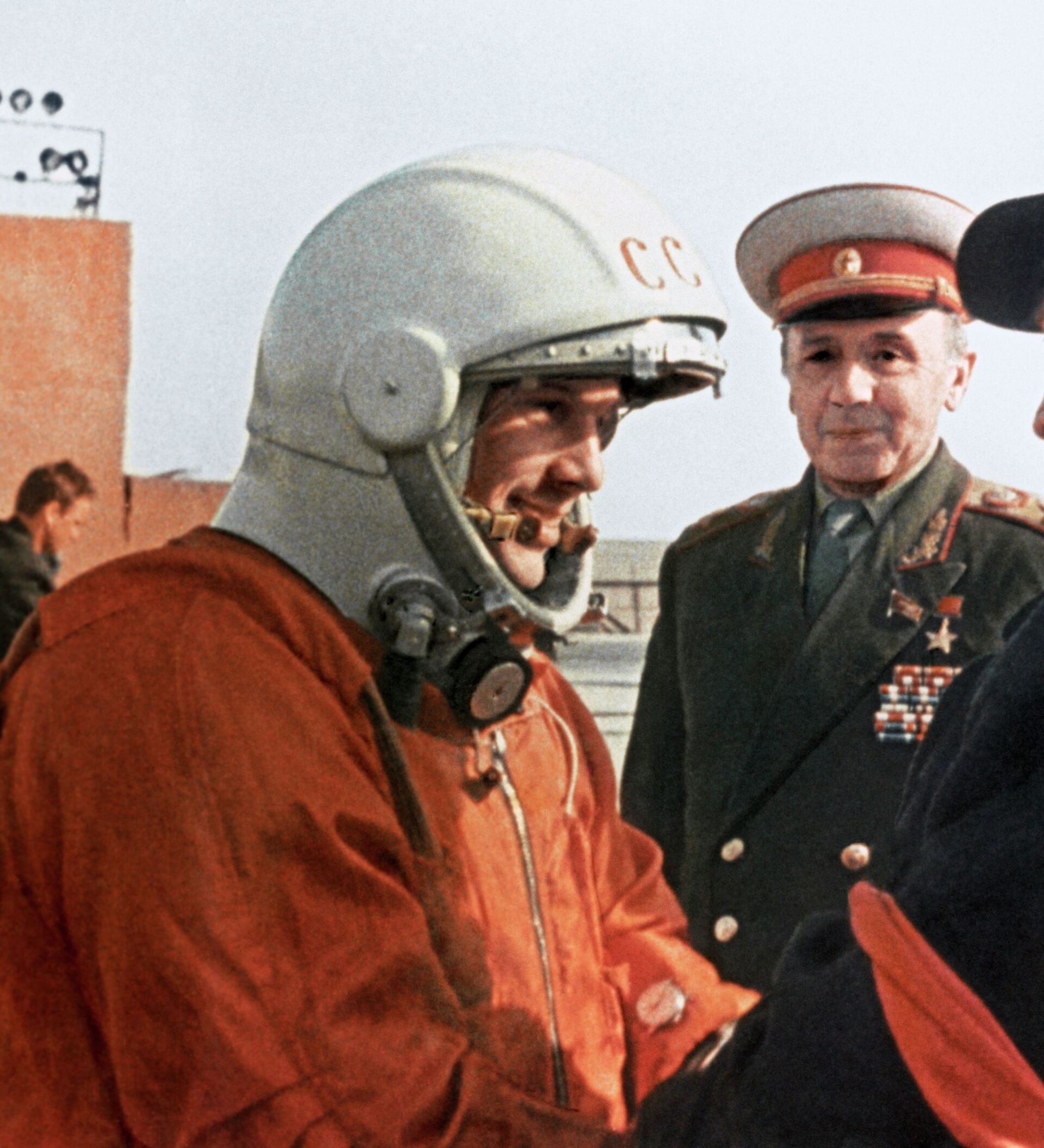 Речь гагарина перед стартом. 1961 Год фото Гагарина перед стартом.