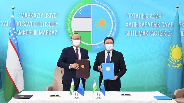 Премьер-министры Казахстана Аскар Мамин и Узбекистана Абдулла Арипов  - Sputnik Казахстан