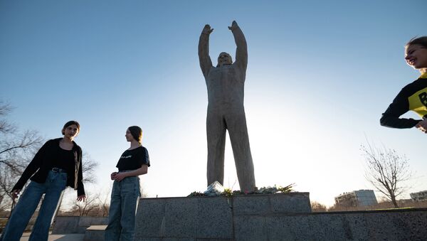 Памятник Юрию Гагарину в Байконыре - Sputnik Казахстан