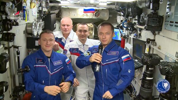Российские космонавты поздравили землян с юбилеем первого полета человека в космос - Sputnik Казахстан