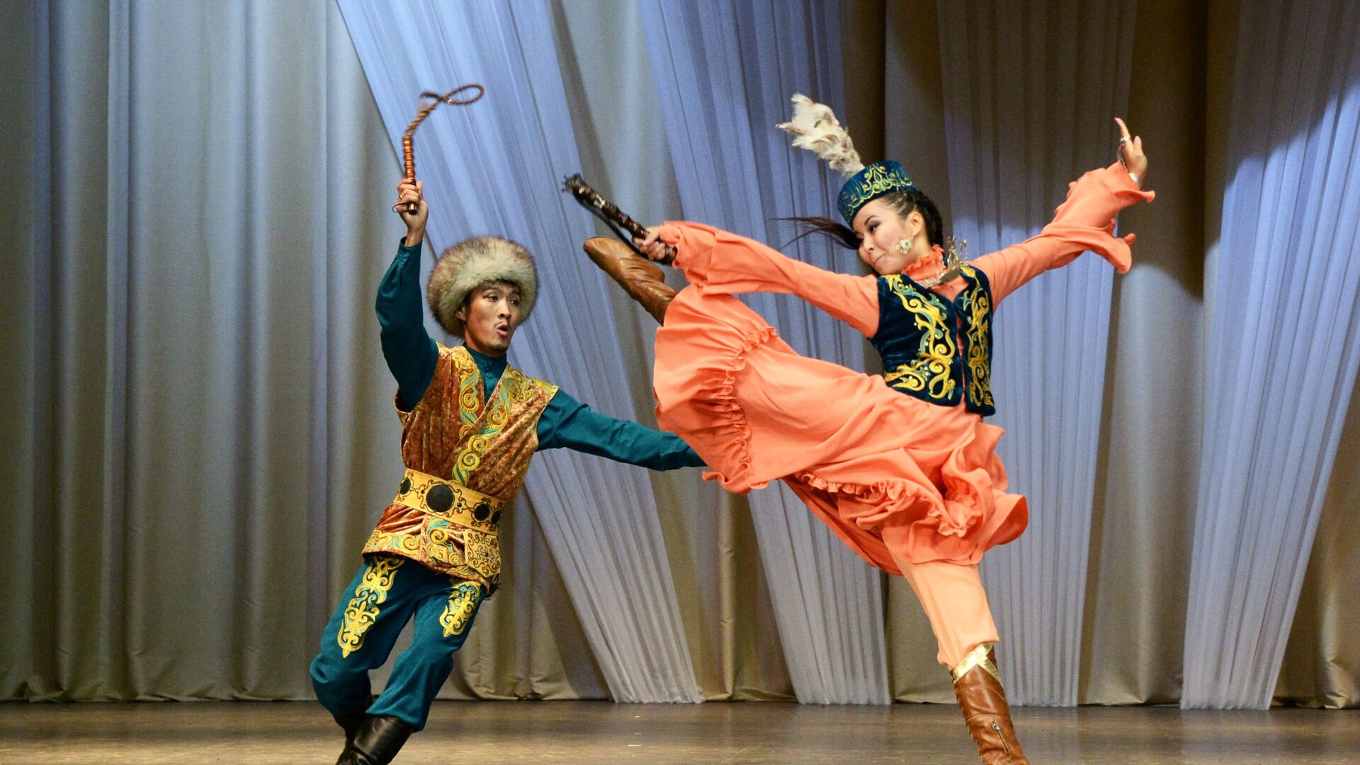 Артисты театра танца Наз на конкурсе имени Махмуда Эсамбаева  - Sputnik Казахстан, 1920, 15.07.2022