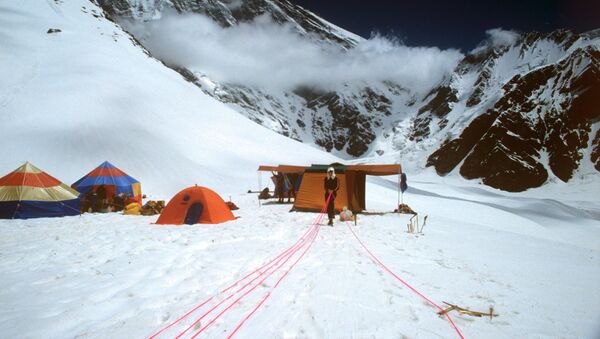 Эверест шыңындағы лагер, архивтегі сурет - Sputnik Қазақстан