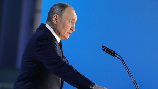 Владимир Путин выступает с ежегодным посланием Федеральному Собранию. - Sputnik Казахстан