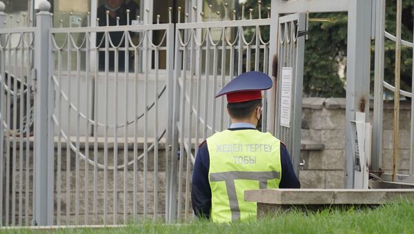 Полицейские продолжают работать в ЖК Бухар Жырау - Sputnik Қазақстан