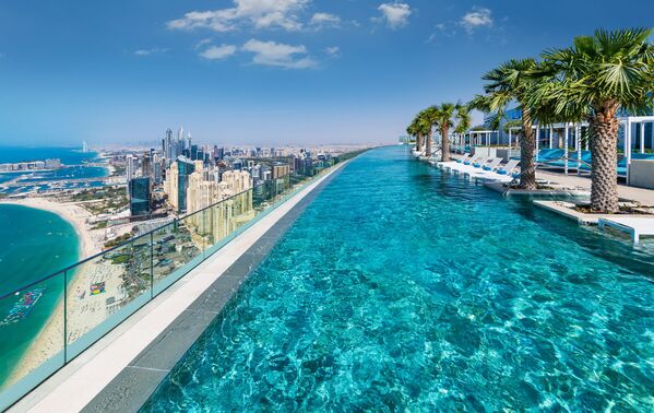 Самый высокий в мире панорамный бассейн Address Beach Resort в Дубае - Sputnik Қазақстан