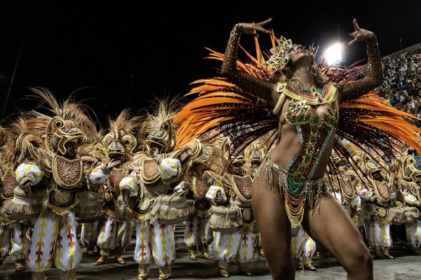 Представители школы самбы Unidos da Tijuca на карнавале в Рио-де-Жанейро, Бразилия - Sputnik Қазақстан