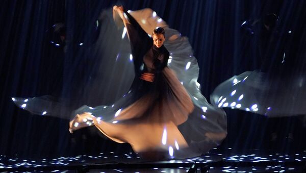 Танцовщица во время исполнения фламенко   - Sputnik Қазақстан