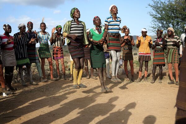 Традиционный танец племени Хамер в Эфиопии  - Sputnik Қазақстан