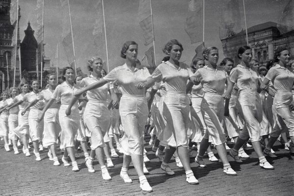 Парад физкультурников на Красной площади. 1936 год - Sputnik Казахстан
