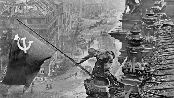 Знамя Победы над Берлином, 1945 год - Sputnik Казахстан