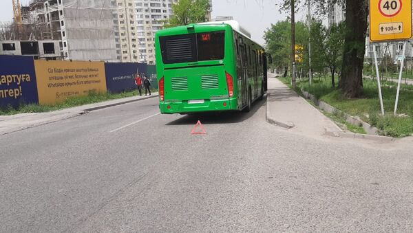 Автобус сбил девушку, перебегавшую улицу Навои - Sputnik Қазақстан