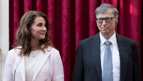 Основатель Microsoft Билл Гейтс с супругой Мелиндой в Париже, 2017 год - Sputnik Казахстан