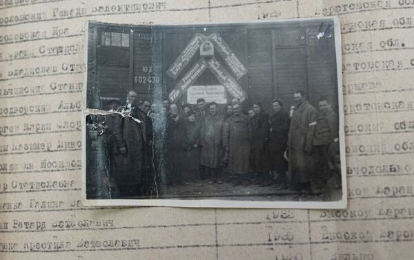 Реэвакуация граждан Польши на основе договора от 6 июля 1945 года. В Польшу отправили первый эшелон с 450 евреями и поляками, в Кызылорде организовали прощальный митинг  - Sputnik Казахстан