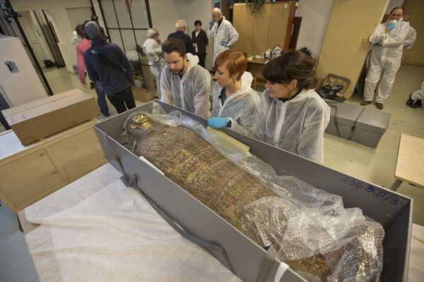 Радиологическая экспертиза древней мумии, которая была обнаружена в королевских гробницах в Верхнем Египте, доказала, что это тело беременной женщины - Sputnik Қазақстан