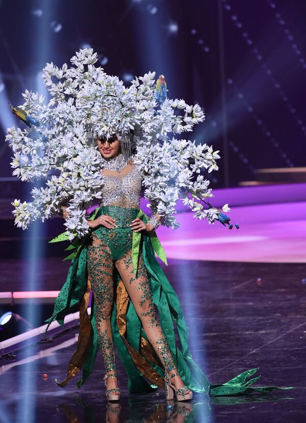 Мисс Сальвадор Ванесса Веласкес во время показа национального костюма конкурса Мисс Вселенная 2021 - Sputnik Казахстан
