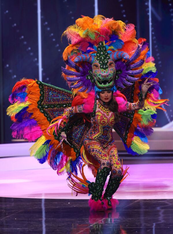 Мисс Мексика Андреа Меза во время показа национального костюма конкурса Мисс Вселенная 2021 - Sputnik Қазақстан