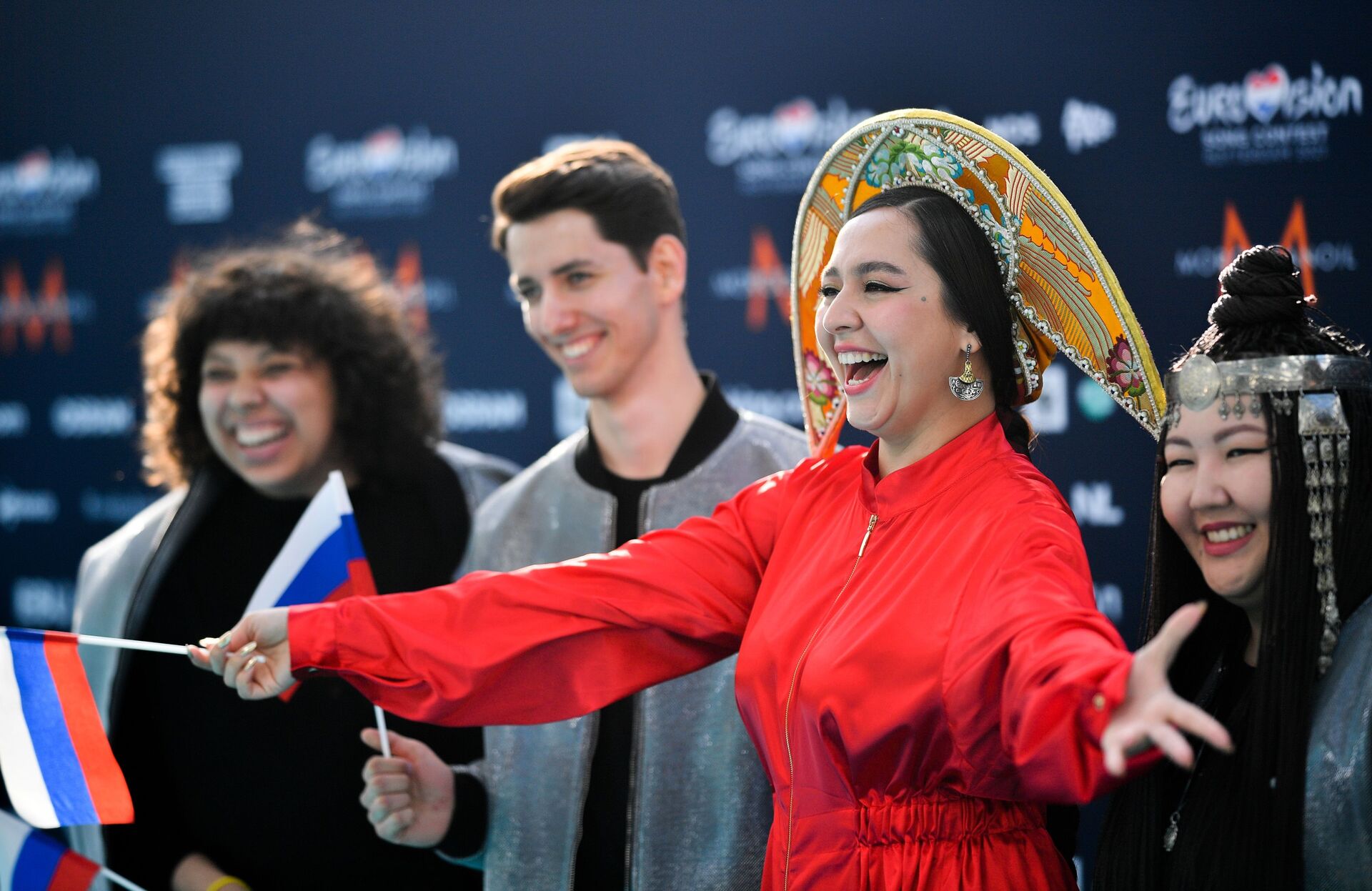Манижа на сцене сбросила платье: Россия прошла в финал Евровидения - видео - Sputnik Казахстан, 1920, 19.05.2021