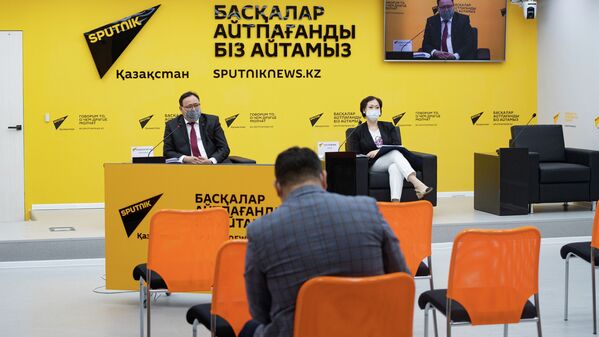 Брифинг по вопросам ОСМС в мультимедийном пресс-центре Sputnik Казахстан - Sputnik Казахстан
