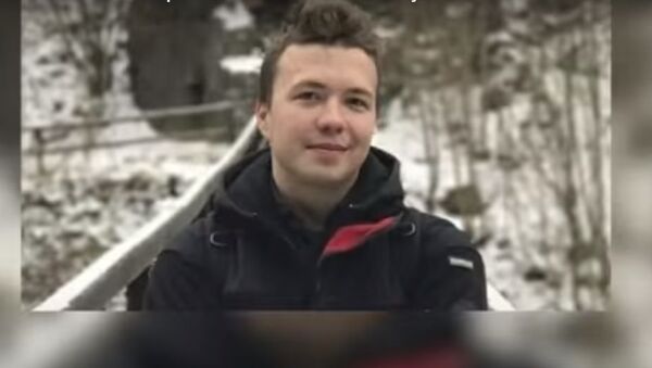 Задержание Протасевича: что произошло с самолетом Ryanair? - видео - Sputnik Казахстан