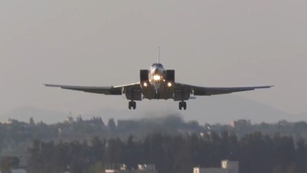 Дальние бомбардировщики Ту-22 впервые приземлились на авиабазе Хмеймим в Сирии - Sputnik Казахстан