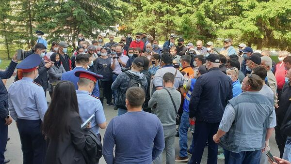 Сотни работников Обуховского ГОК вышли на митинг в Петропавловске - Sputnik Казахстан