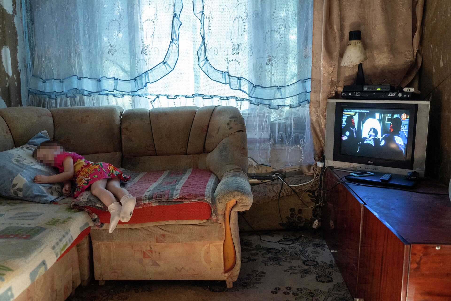 Как отрезвить спивающиеся семьи? Рейд с полицейской-ювеналом по Алматы - фото - Sputnik Казахстан, 1920, 17.07.2021